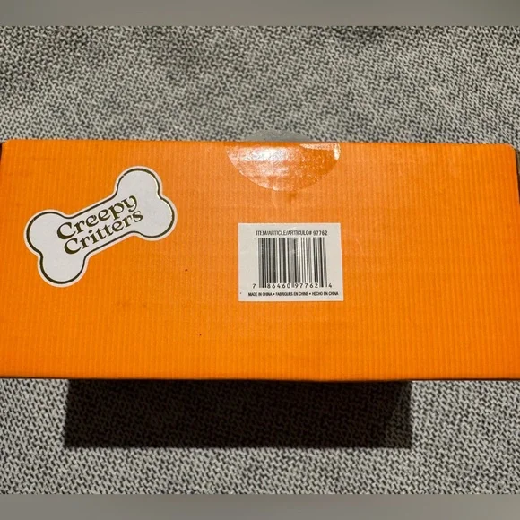 🚫SOLD🚫 Creepy Critters Ghost Pup Salt & Pepper Shaker Set - Picture 3 of 3